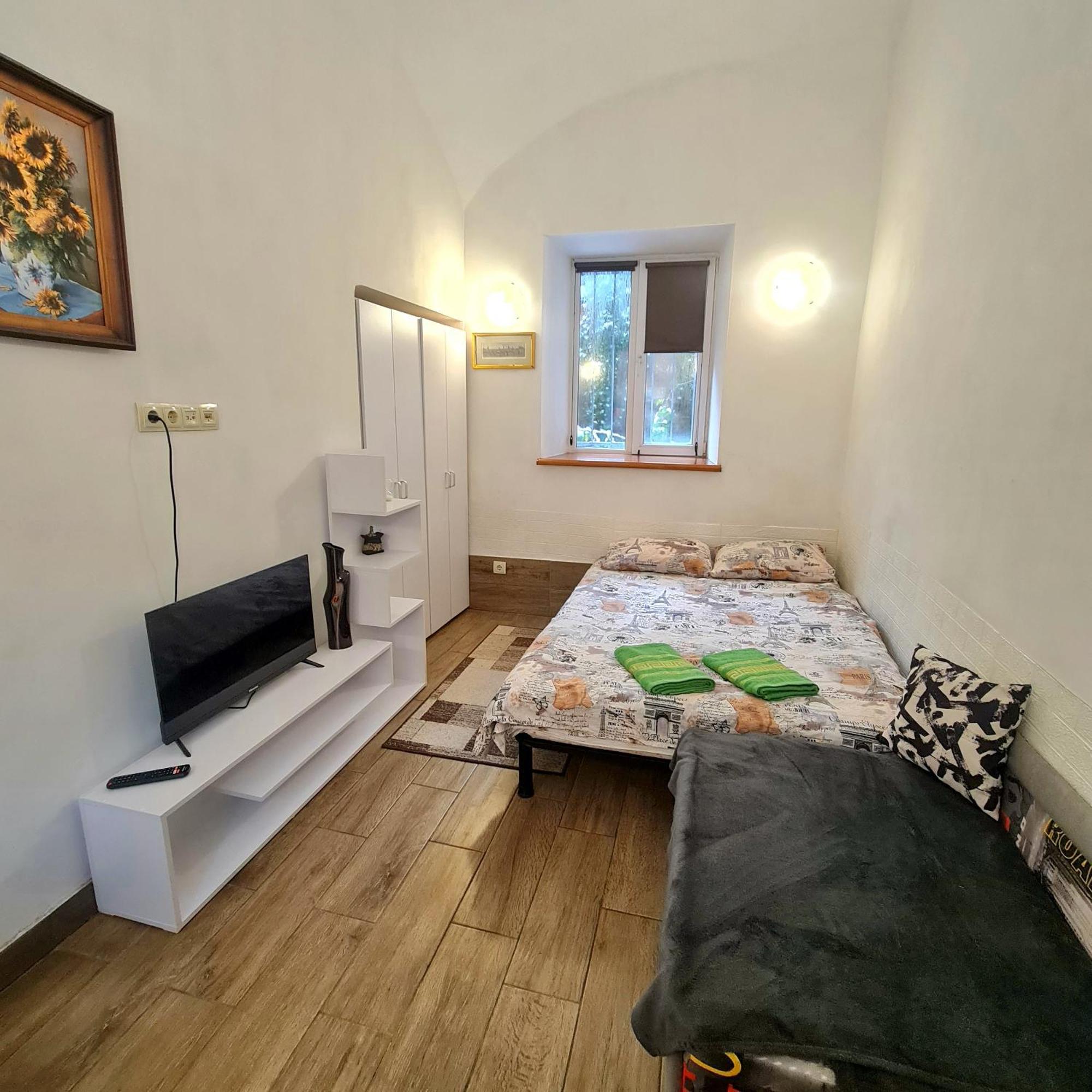 Личаківська 4 Apartment Lviv Bagian luar foto